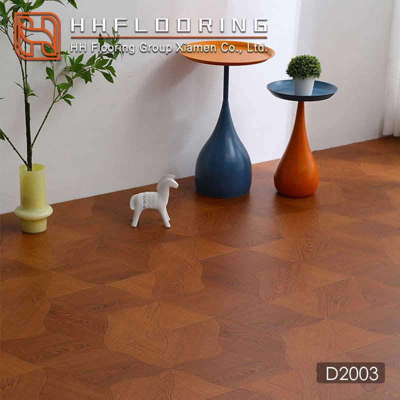 Коричневий паркет